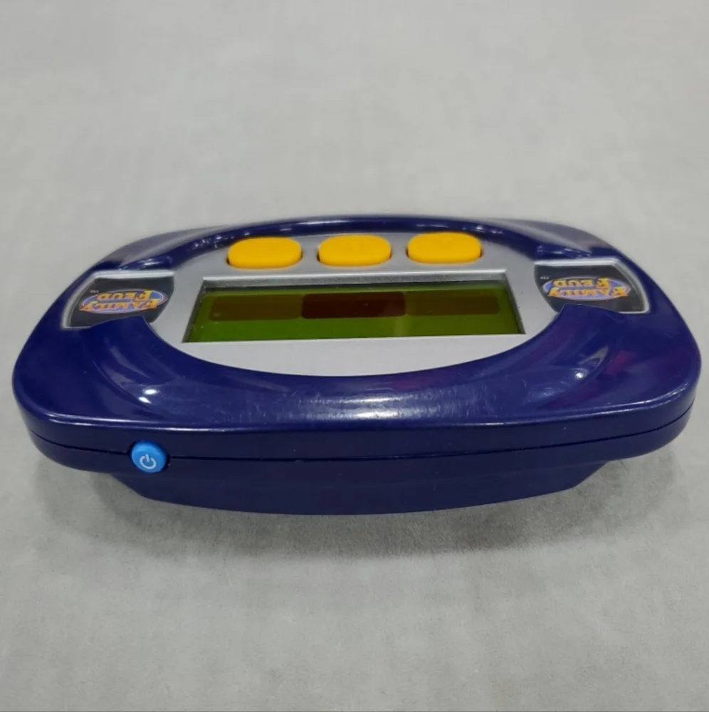 Family Feud handheld Game Irwin Toy 2007